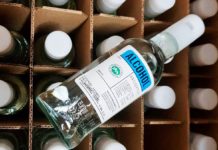 Fábrica de Licores de Antioquia comercializará alcohol antiséptico en supermercados