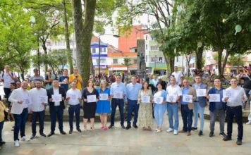 Diego Torres, alcalde electo de Itagüí, y los 13 concejales de coalición recibieron sus credenciales