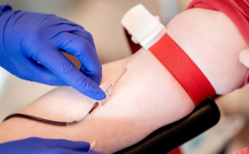 Jornada de donación de sangre en el parque principal de Itagüí