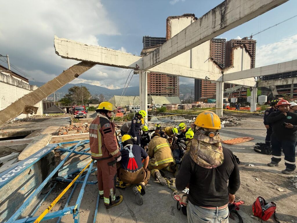 Dos obreros heridos deja el colapso parcial de estructura en demolición