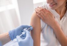 ¡Vacúnate y protégete! Itagüí se une a la Semana de Vacunación en las Américas ¡Vacúnate y protégete! Itagüí se une a la Semana de Vacunación en las Américas Del 20 al 27 de abril, la Alcaldía de Itagüí invita a toda la comunidad a sumarse a la Semana de Vacunación en las Américas, una jornada pensada para proteger la salud de todos y todas. Durante estos días, estarán habilitados 8 puntos de vacunación. La vacunación salva vidas Esta estrategia busca garantizar el acceso a vacunas fundamentales para niños, adultos mayores, personas gestantes y aquellas con enfermedades crónicas. La oferta incluye biológicos contra enfermedades como poliomielitis, sarampión, rubéola, hepatitis B y covid-19, entre otras. Las autoridades de salud recuerdan que todas las vacunas son gratuitas y están disponibles en los centros de salud más cercanos, por lo que se recomienda asistir con el carné de vacunación y el documento de identidad. Puntos de vacunación: - Neuromédica: Carrera 50A #36 - 90, Centro Comercial Plaza Arrayanes, local 312. - CIS Comfama Santa Maria: Calle 78 #52D - 141. - CIS Comfama: Calle 54 #52 - 58. - CIS Comfama San Antonio de Prado: Calle 36 #70 - 68. - IPS Humanitas: Calle 39 #49 - 37. - IPS Virrey Solís: Calle 49 #48 - 04. - Hospital del Sur: Calle 33 #50A - 25. - Promedan IPS Santa María: Carrera 52 #78 - 50, piso 2.