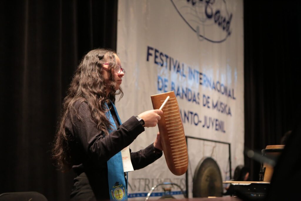 Estudiantes de Itagüí dejan en alto el nombre de la ciudad en festival internacional de bandas en República Dominicana - Itagüí Hoy | Noticias de Itagüí