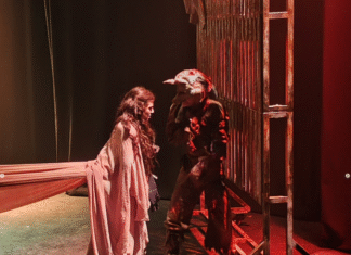 Hoy en Itagüí: función gratuita de la obra “Luciérnagas, relatos de un migrante”