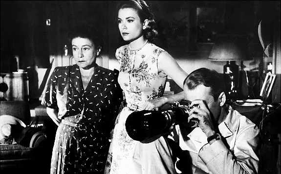 la-ventana-indiscreta-4