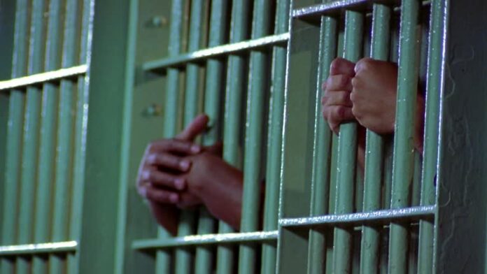 gettyimages-684783571-640x640 Condenan a más de 10 años - robo joyería