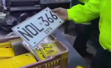 Desmantelan en Itagüí taller clandestino de placas falsas: 10 capturados y más de 500 incautadas