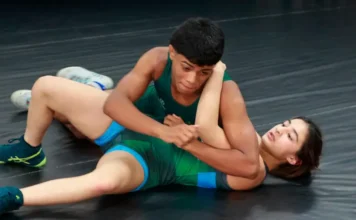 Kevin Gómez, la promesa itagüiseña de 16 años que se abre camino en la lucha libre colombiana