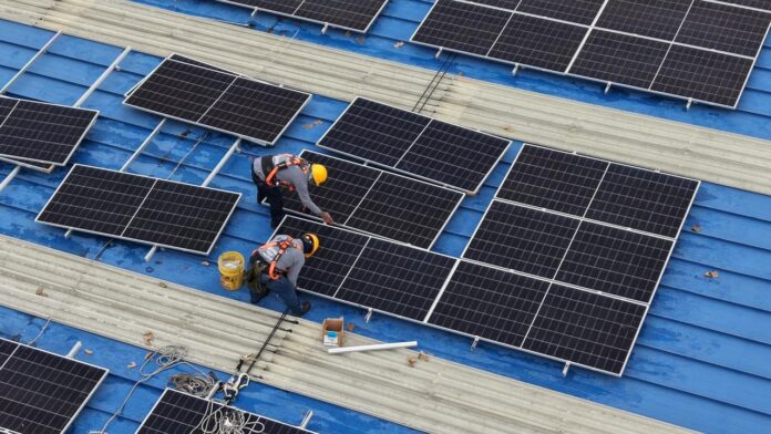 Itagüí apuesta duro por energía solar: ya instaló cerca de 1.000 paneles